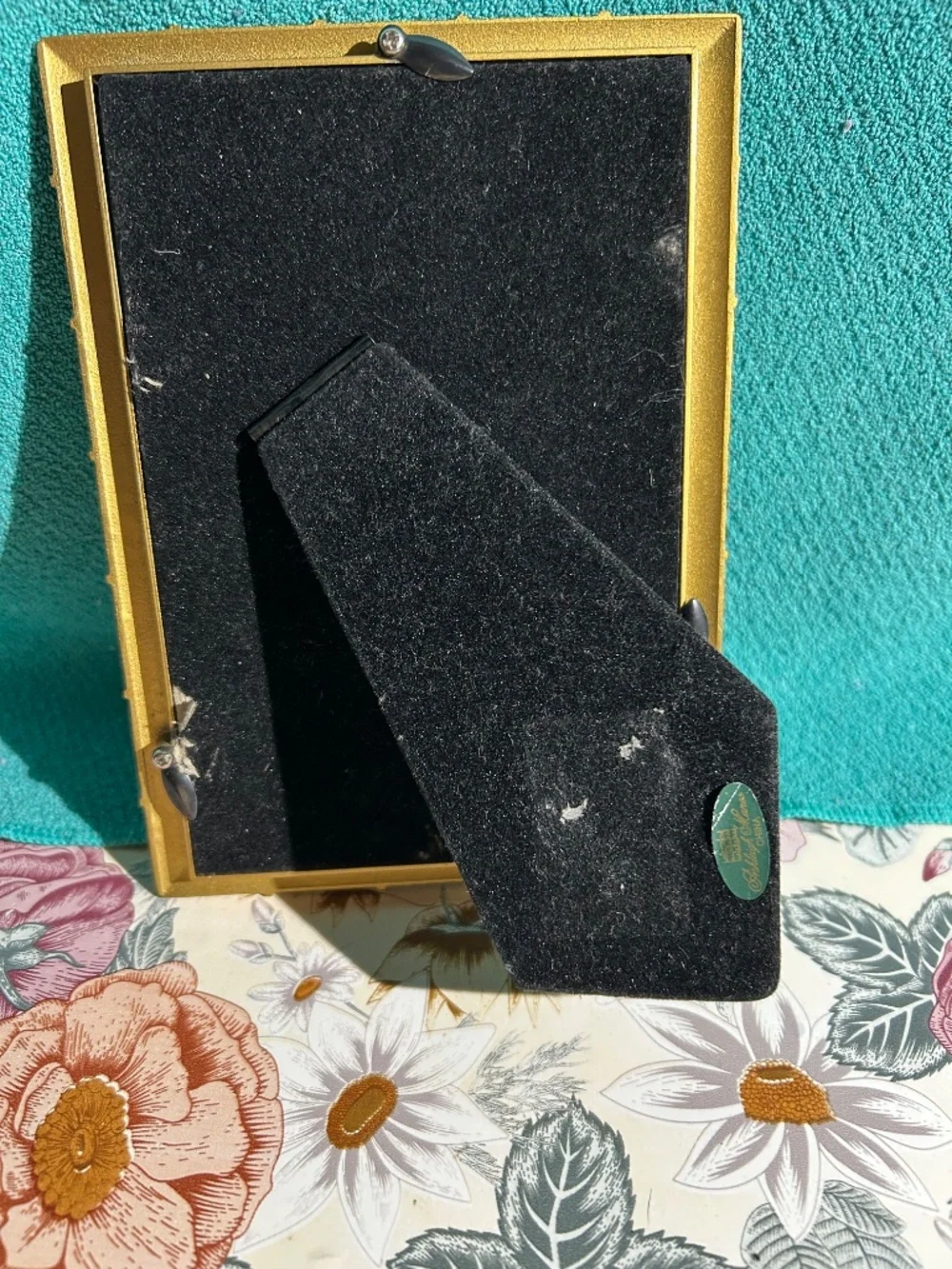 This Ashleigh Manor faux tortoiseshell and gold metal